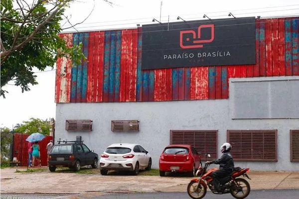 Boate de swing no DF vende rifa e sorteia mulher para noite de sexo