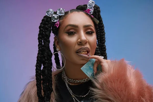 Rapper Karol de Souza lança seu primeiro álbum solo: Grande