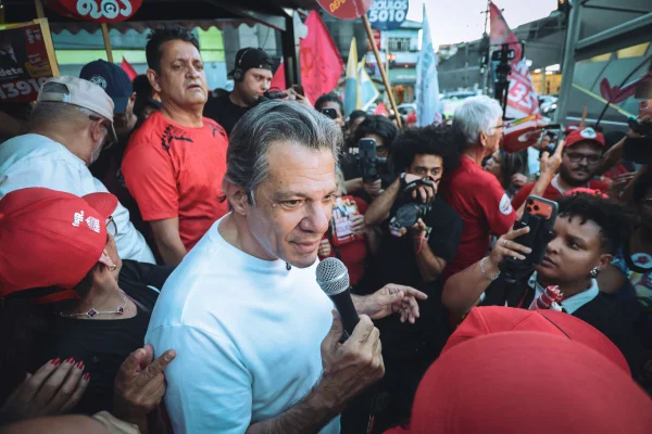Fernando Haddad em agenda no Capão Redondo