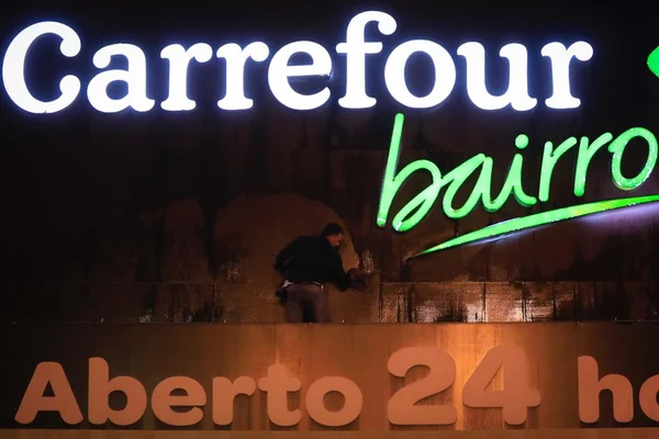 Site do Carrefour “buga”, diminui preço de produtos e internet pira