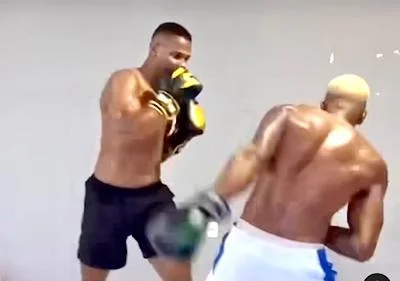 Vai encarar? Júnior Santos, o “Mbappé brazuca”, também é bom no boxe
