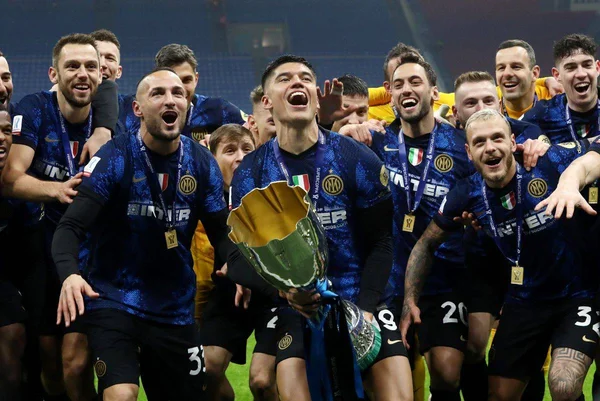 Internazionale bate a Juventus e fatura a Supercopa da Itália