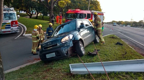 Acidente complica acesso à tesourinha da 109/110 Sul nesta quarta-feira