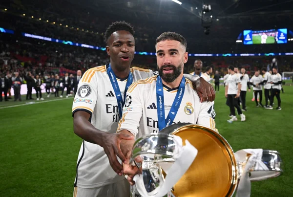 Imagem colorida de Carvajal com Vinir Jr-Metrópoles