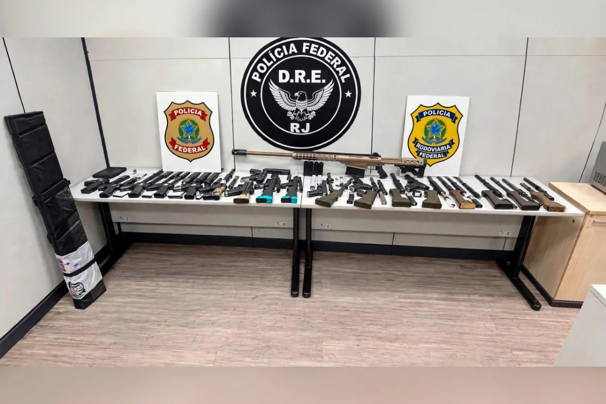 A coluna apurou que a carga tinha como destino áreas sob controle do Comando Vermelho (CV) no Rio de Janeiro. A coluna apurou que a carga tinha como destino áreas sob controle do Comando Vermelho (CV) no Rio de Janeiro.