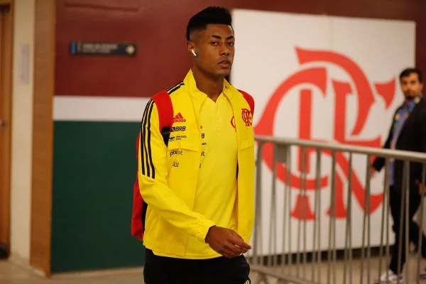 Bruno Henrique do Flamengo chegando para a partida