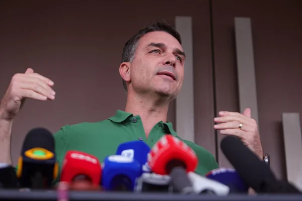 Flávio disse ao Centrão que a candidatura “é para valer” e pediu apoio