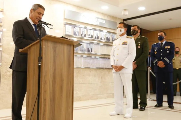 Novos comandantes do Exército, general Paulo Sérgio Nogueira de Oliveira; da Marinha, almirante de esquadra Almir Garnier Santos; e da Aeronáutica, tenente-brigadeiro do ar Carlos de Almeida Baptista Júnior