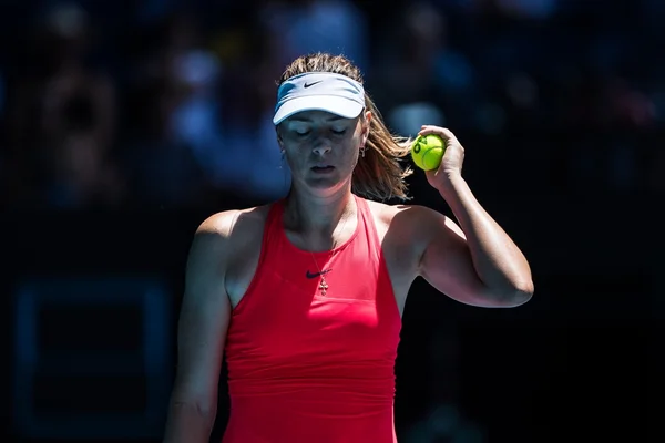 Aos 32 anos, tenista Maria Sharapova anuncia aposentadoria