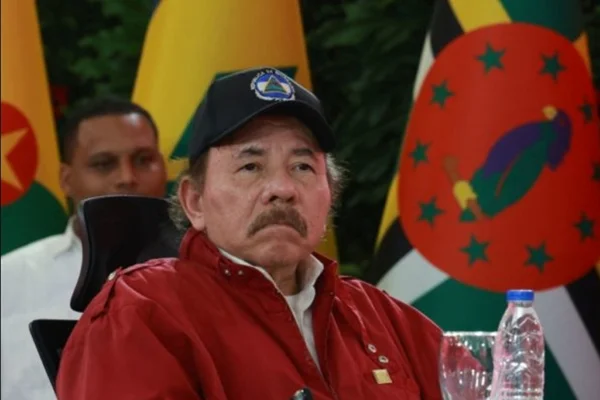 Imagem colorida de Daniel Ortega, presidente da Nicarágua - Metrópoles