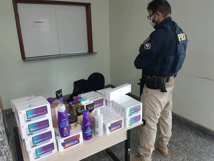 Vídeo: perseguição policial deixa vários carros danificados nas ruas do DF - imagem 1 Vídeo: perseguição policial deixa vários carros danificados nas ruas do DF - imagem 1
