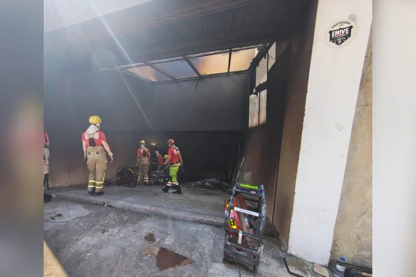 bombeiros incêndio galpão