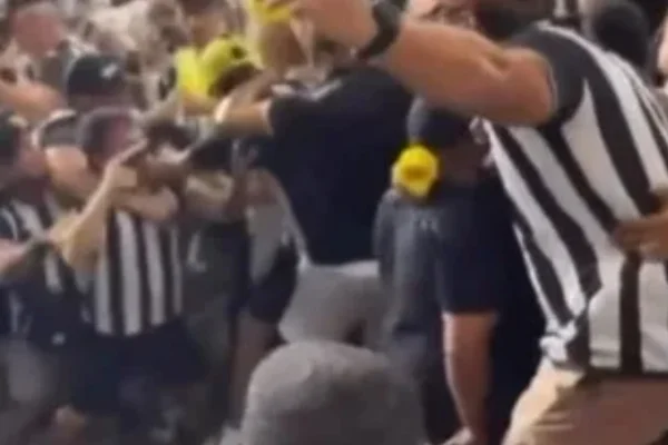 Torcedor saca arma no estádio durante briga em título do Botafogo-PB