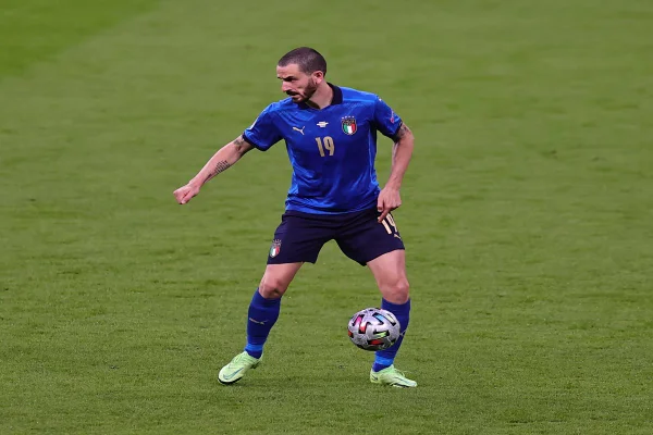 Segurança zagueiro? Bonucci é barrado em comemoração italiana