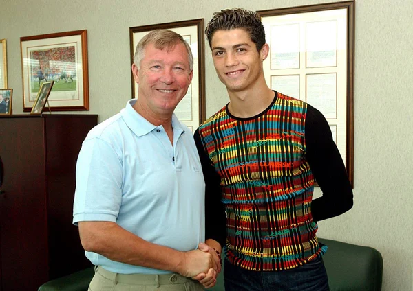 Contratação de CR7 pelo United é eleita a melhor da era Premier League