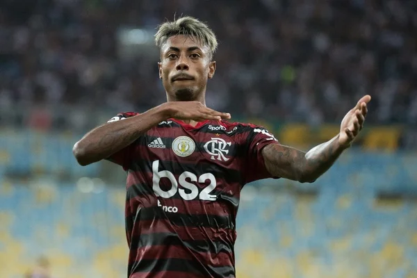 Após Gabigol, Bruno Henrique também se acerta com o Flamengo
