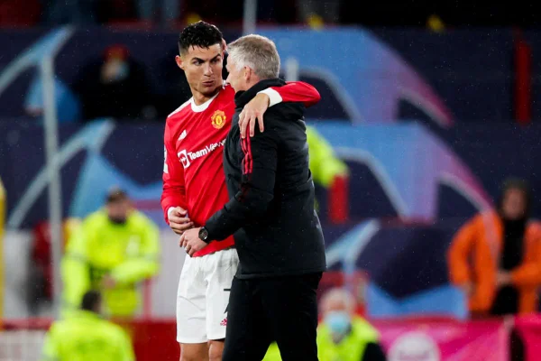 Cristiano Ronaldo tenta unir companheiros em apoio a Solskjaer