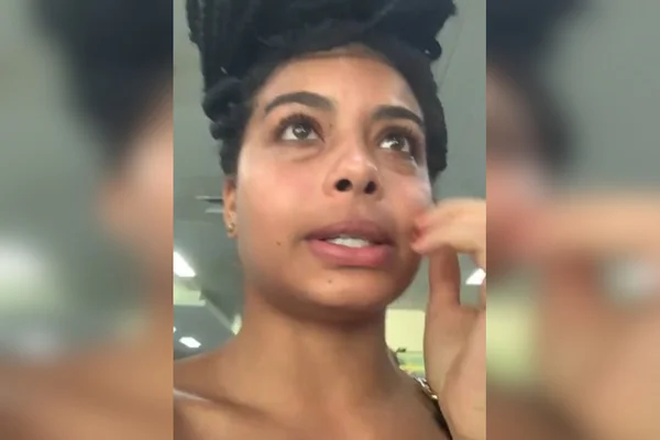 captura de tela mulher negra com tranças