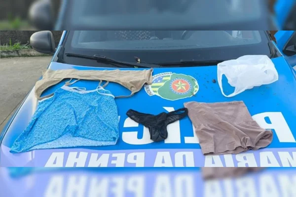 De calcinha e suitã, homem se veste de mulher, invade casa da vizinha para estuprá-la