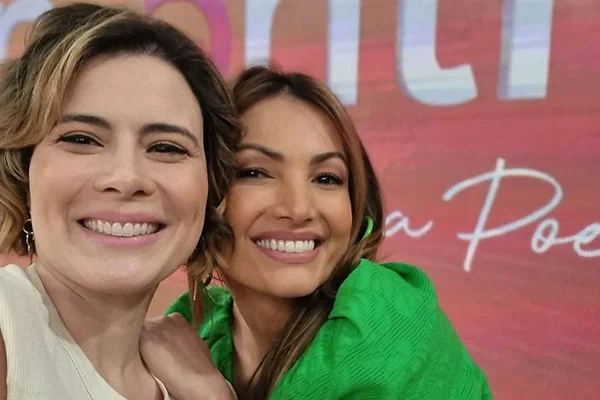 Michelle Loreto e Patrícia Poeta em foto colorida, no palco do Encontro - Metrópoles