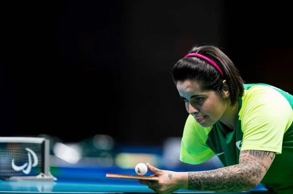 Imagem colorida de campeã olímpica Bruna Alexandre - Metrópoles