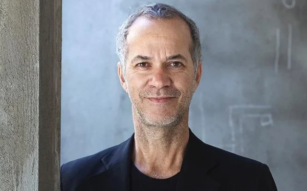 O escritor Jotabê Medeiros