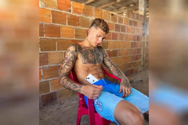 Juiz solta influencer que viralizou, mas o proíbe de ir em “paredões”