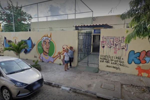 Imagem colirda de escola em menina foi baleada - Metrópoles