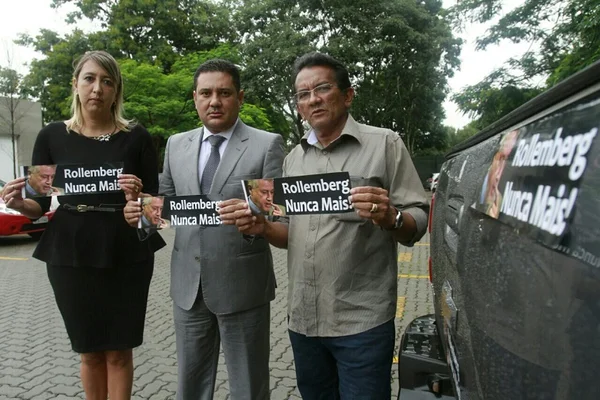 Será que cola? Campanha vende adesivo anti-Rollemberg a R$ 1