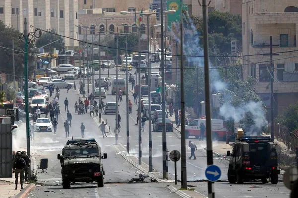 Conflito na Faixa de Gaza: Hamas anuncia cessar-fogo, mas Israel nega