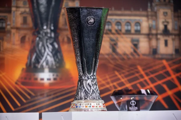 Liga Europa tem rodada decisiva nesta quinta