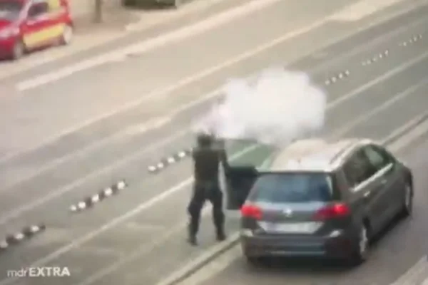Vídeo: tiroteio em frente à sinagoga deixa mortos na Alemanha