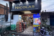 A polícia encontrou cigarros contrabandeados, munição e gato elétrico na Adega Nicolas