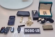 Apreensões na casa de Maumau Apreensões na casa de Maumau