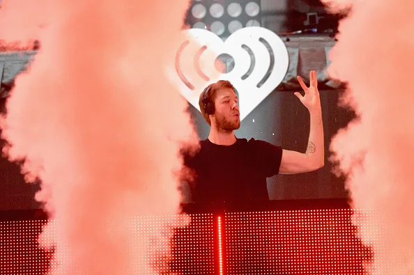 Crítica: Calvin Harris dispensa EDM e surpreende em “Funk Wav Bounce” - imagem 5 Crítica: Calvin Harris dispensa EDM e surpreende em “Funk Wav Bounce” - imagem 5