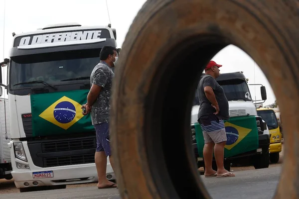 CUT e outras centrais sindicais apoiam greve dos caminhoneiros