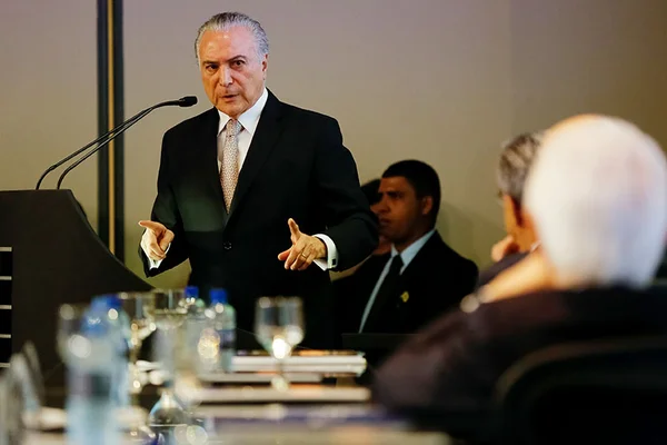 Temer diz que “gostaria de ter a burra cheia” para gastar no governo