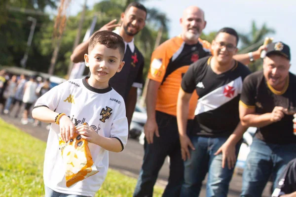 Torcedores marcam presença em Uberlândia para Nova Iguaçu x Vasco
