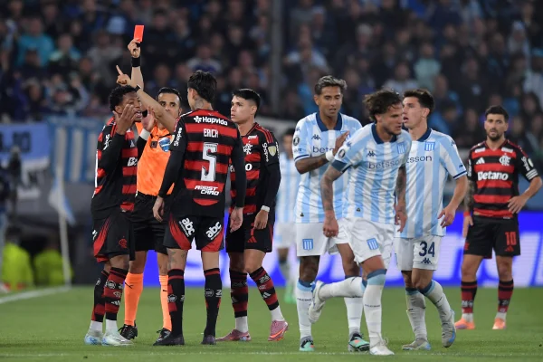 Imagem colorida do árbitro Piero Maza