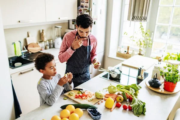 Aprenda sete receitas fitness fáceis para começar 2019 mais saudável