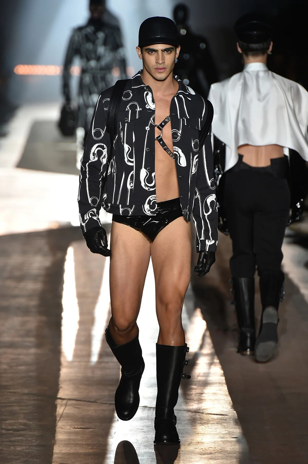 Desfile da Moschino, no Milão Fashion Week Desfile da Moschino, no Milão Fashion Week