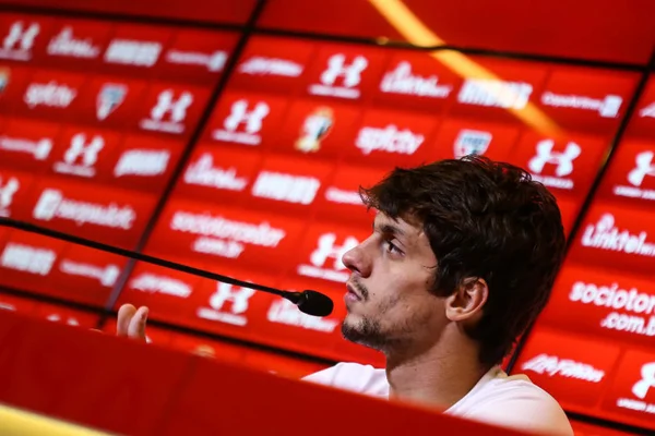 ‘O Santos está engasgado’, diz Rodrigo Caio antes de duelo na Copa do Brasil