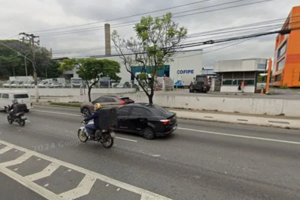 Homem é eletrocutado ao tentar furtar cabos de energia - Metrópoles