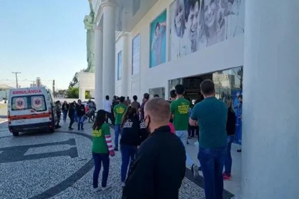 Assaltantes invadem Havan e fazem funcionários reféns em SC