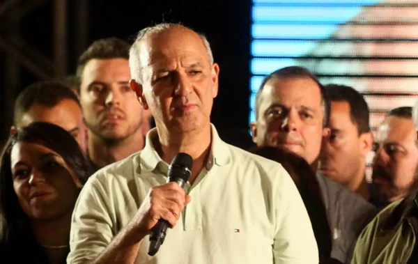 Arruda entra de vez na campanha de Jofran Frejat e da mulher Flávia
