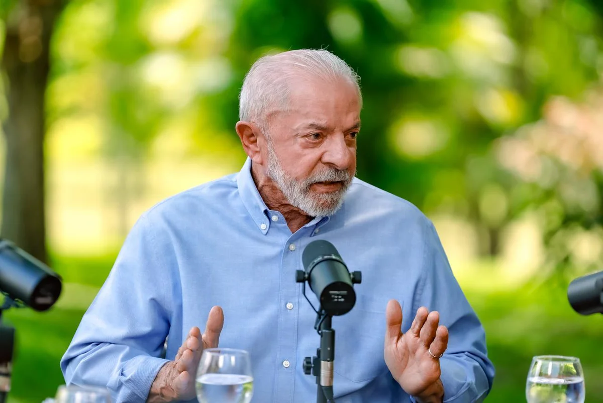 30.09.26 - Presidente da República, Luiz Inácio Lula da Silva, durante conversa com podcasts, no Palácio da Alvorada, Brasília - DF.
Foto: Ricardo Stuckert. 30.09.26 - Presidente da República, Luiz Inácio Lula da Silva, durante conversa com podcasts, no Palácio da Alvorada, Brasília - DF.
Foto: Ricardo Stuckert.
