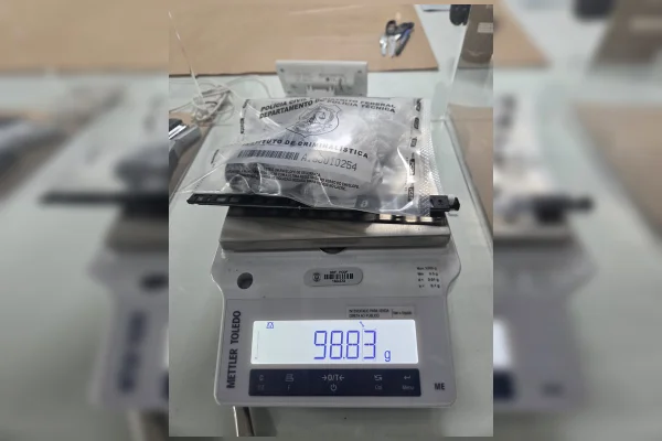 Mulher é flagrada tentando entrar na Papuda com cocaína no ânus - destaque galeria