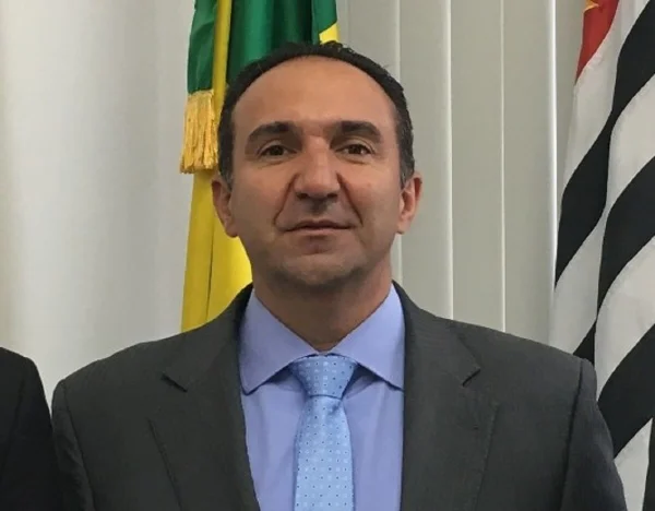Tarcísio mantém “mordomo fiel” que viu ascensão e queda do PSDB
