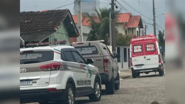 imagem colorida homem morre confronto casa monitorada por trafico de drogas em sc