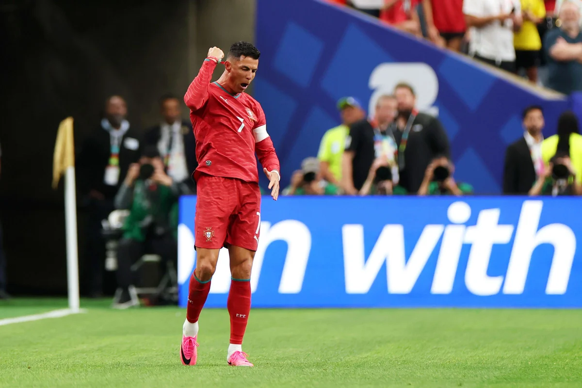 Com dois de CR7, Portugal abre 3 x 0 contra o Uzbequistão; siga - imagem 4 Com dois de CR7, Portugal abre 3 x 0 contra o Uzbequistão; siga - imagem 4